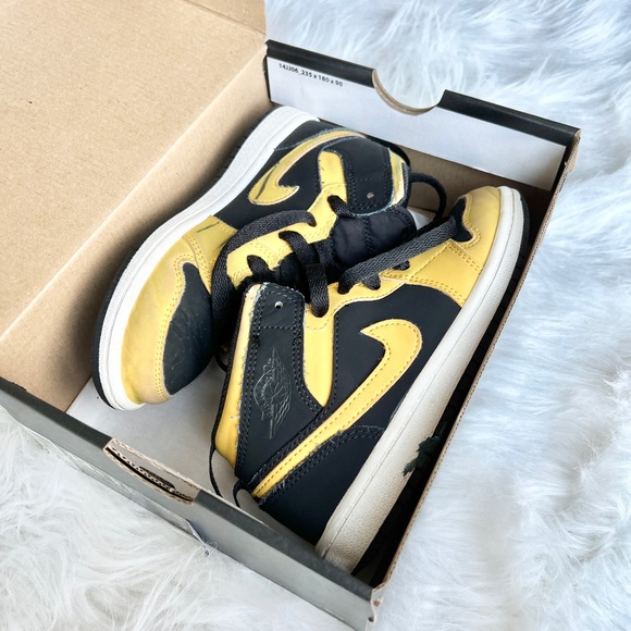 Jordan 1 Mid Shoes Sneaker Size 13c